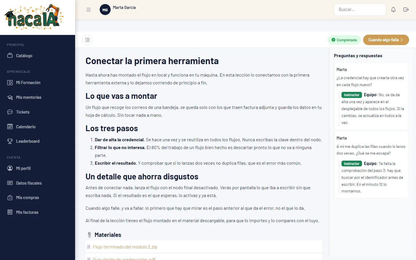 Lección con su contenido, los materiales descargables y las preguntas respondidas.